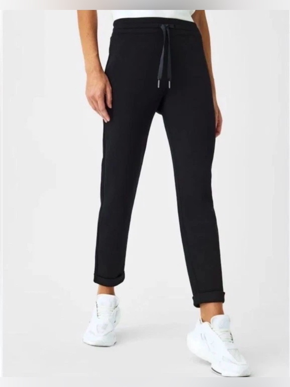 NWT SPANX Very Black Air Essentials Tapered Pants, size medium